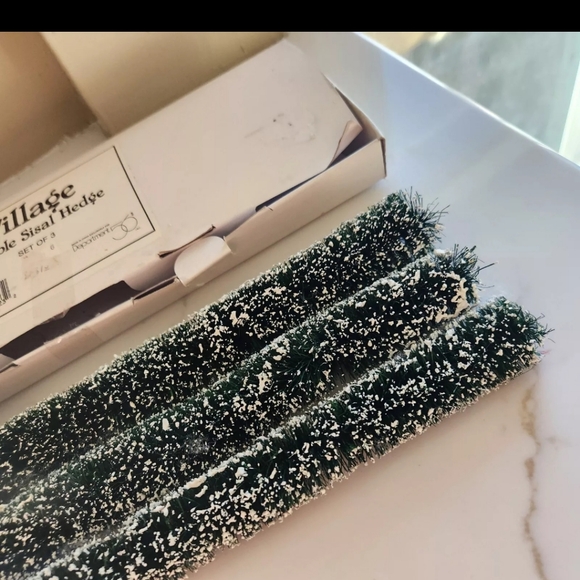 Department 56 Village Accessories Flexible Sisal Hedges Set of 3 w box 52596 - Picture 2 of 3
